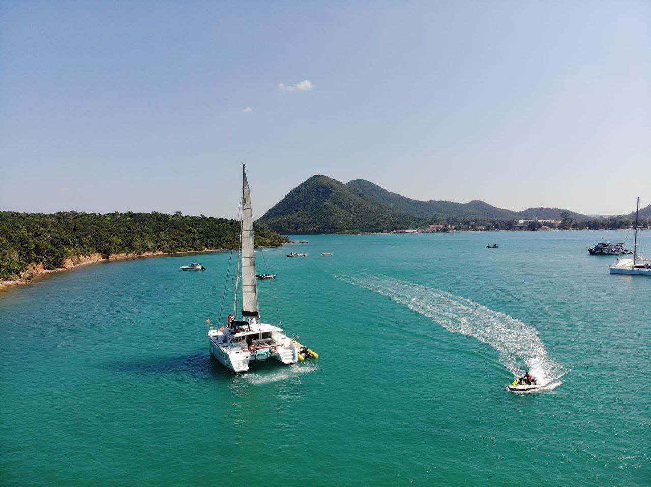 เรือคาตามารันใบเรือขนาด 40 ฟุต