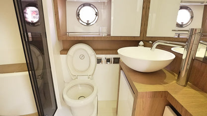 Aladin: 49-foot motor yacht