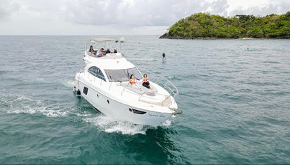 Aladin: 49-foot motor yacht