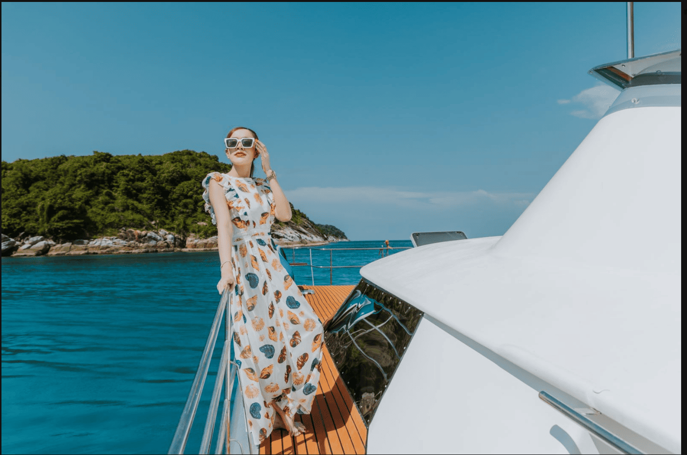 42-foot motor catamaran MC042