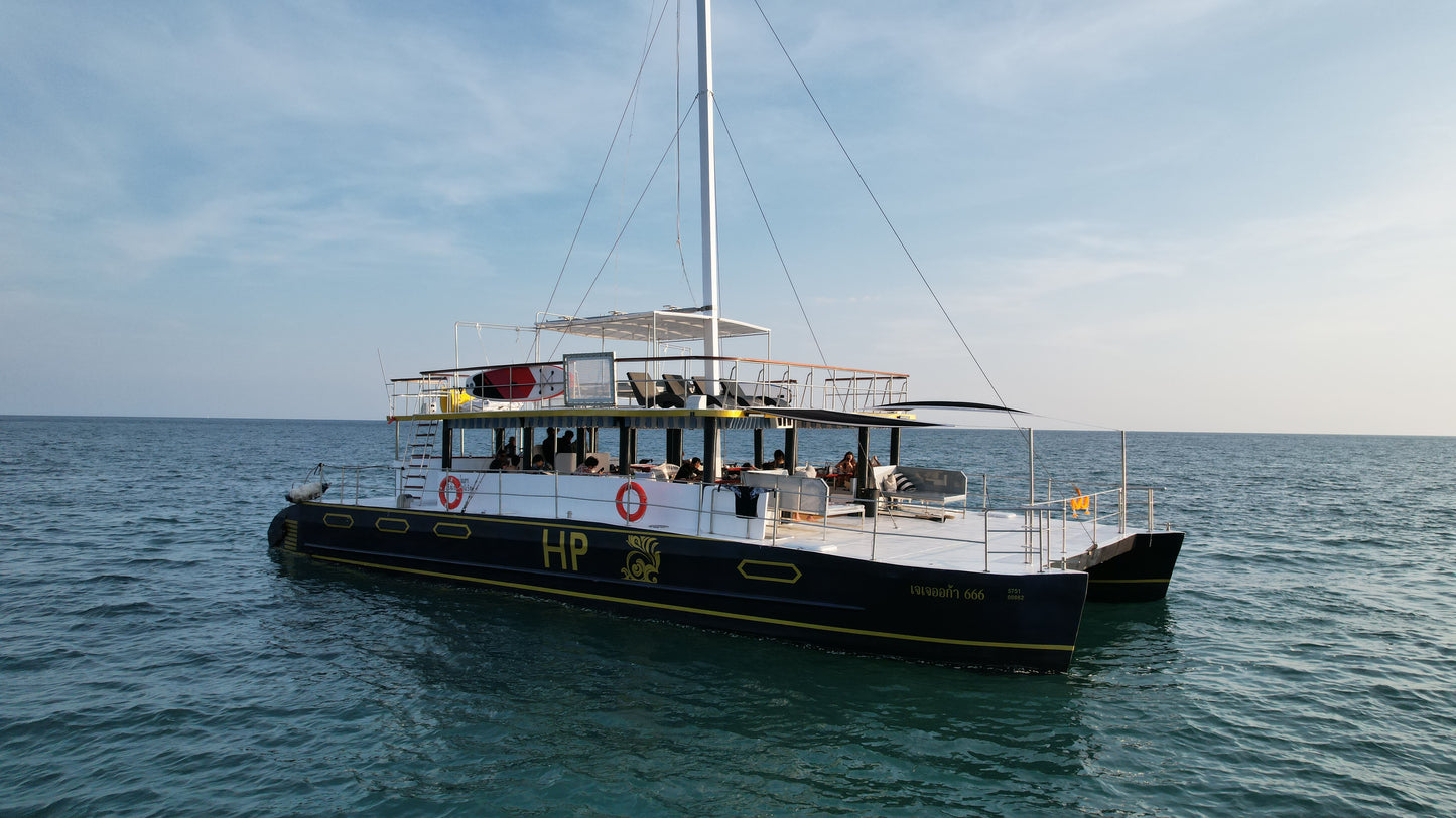 68-foot catamaran with foam party SC068