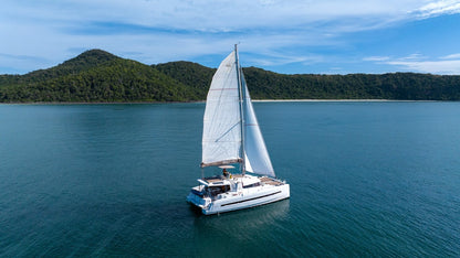 เรือคาตามารันใบเรือขนาด 45 ฟุต